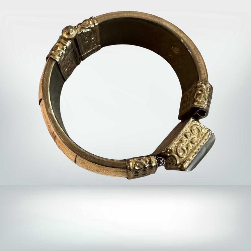 Faux Ivory  and Brass Tribal Costume Jewelry Bracelet - Picture 3 of 9